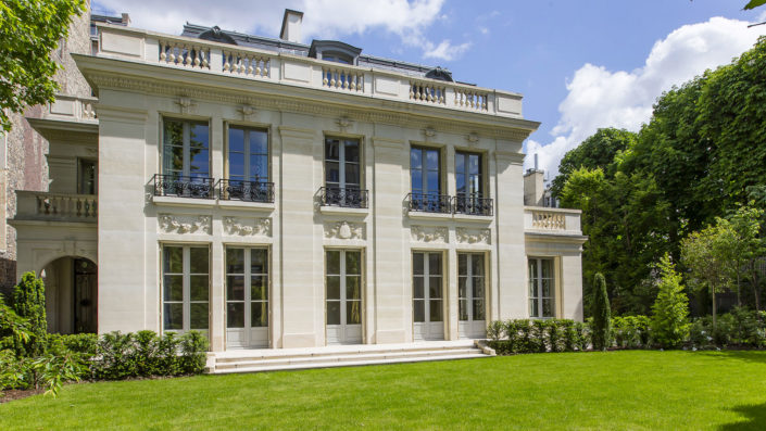 hotel particulier neuilly-sur-seine nature verdure standing cosy architecture interieur